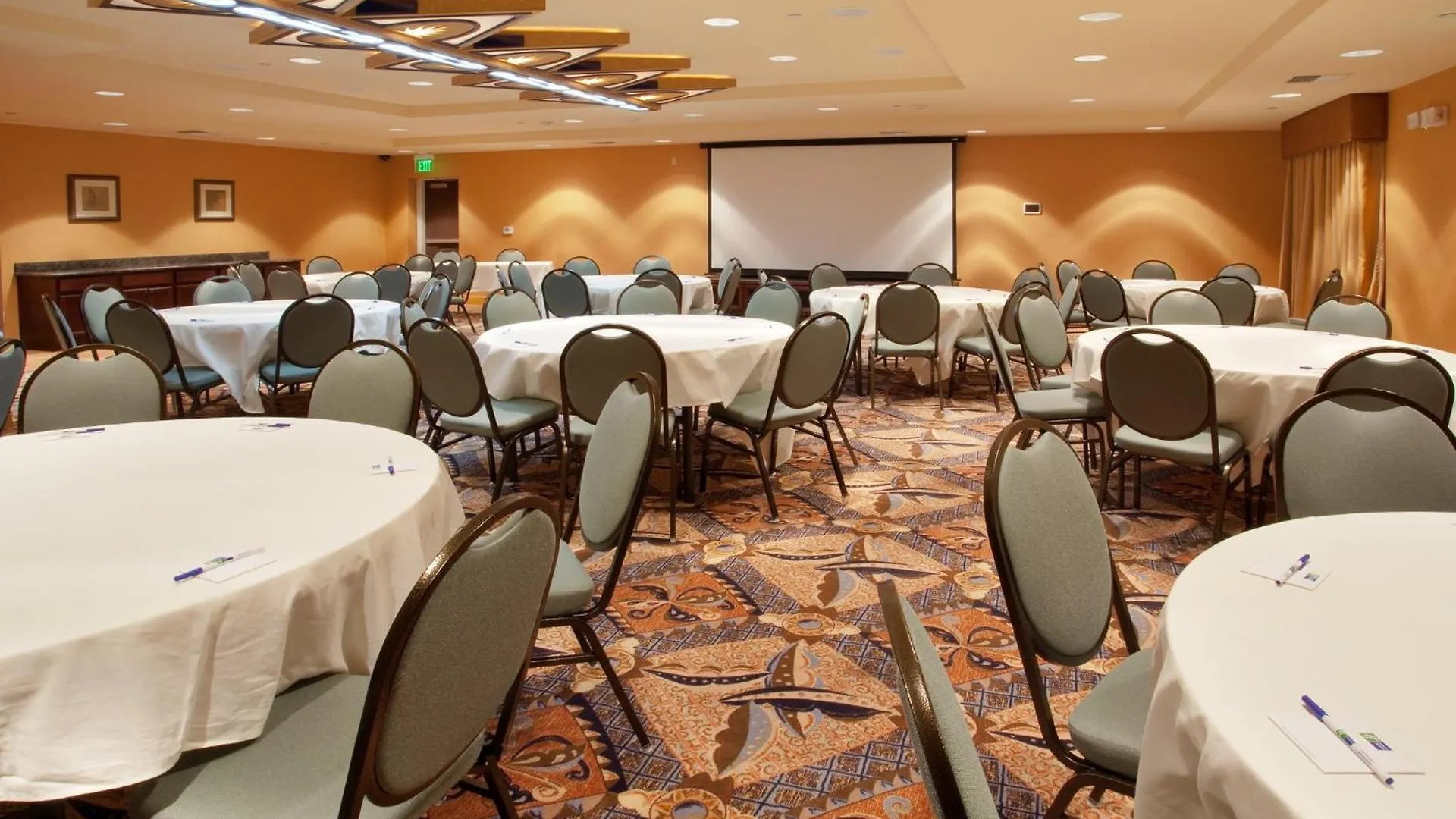 Hotel Holiday Inn Express & Suites Sacramento Ne Cal Expo By Ihg