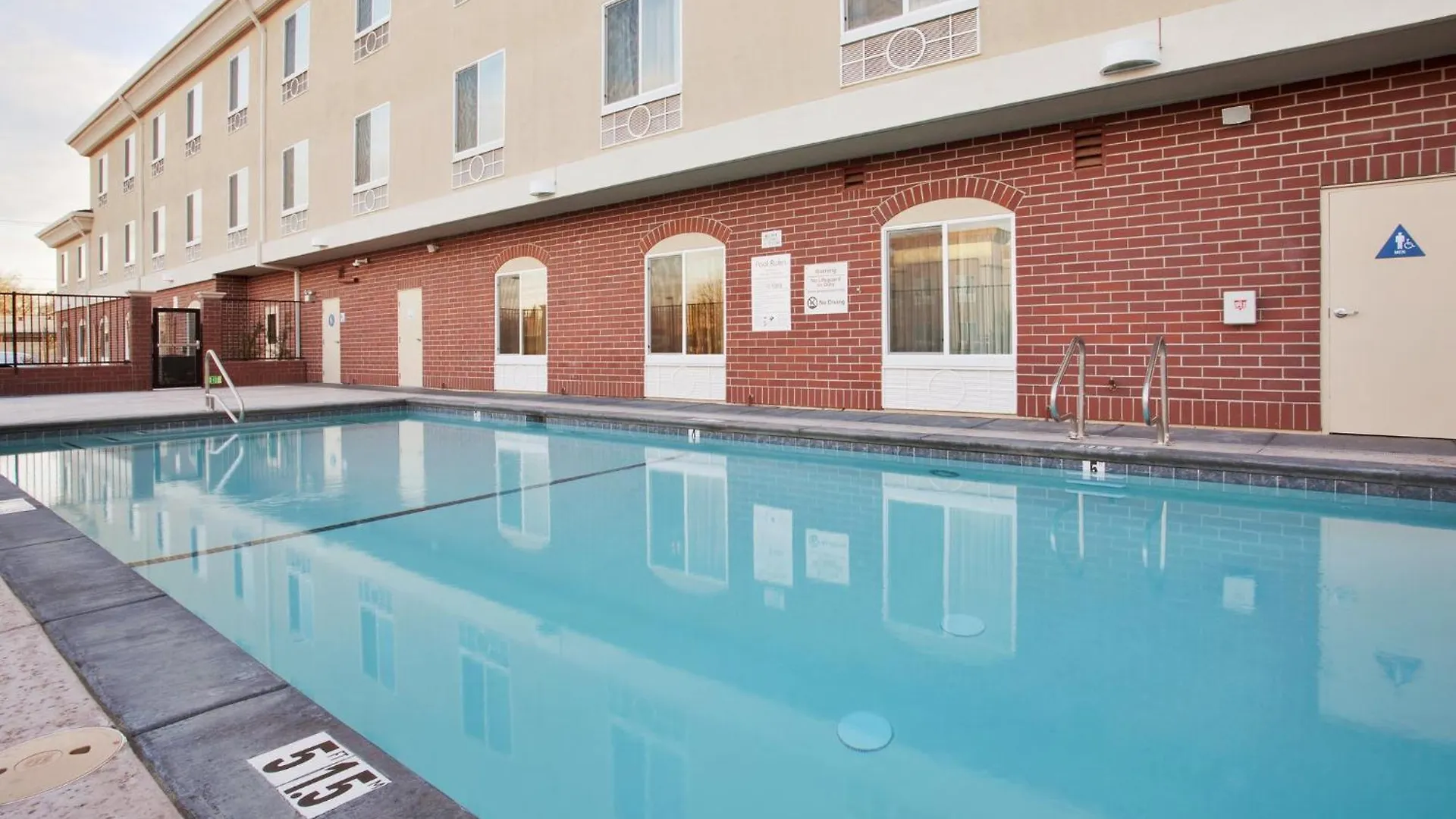 Holiday Inn Express & Suites Sacramento Ne Cal Expo By Ihg