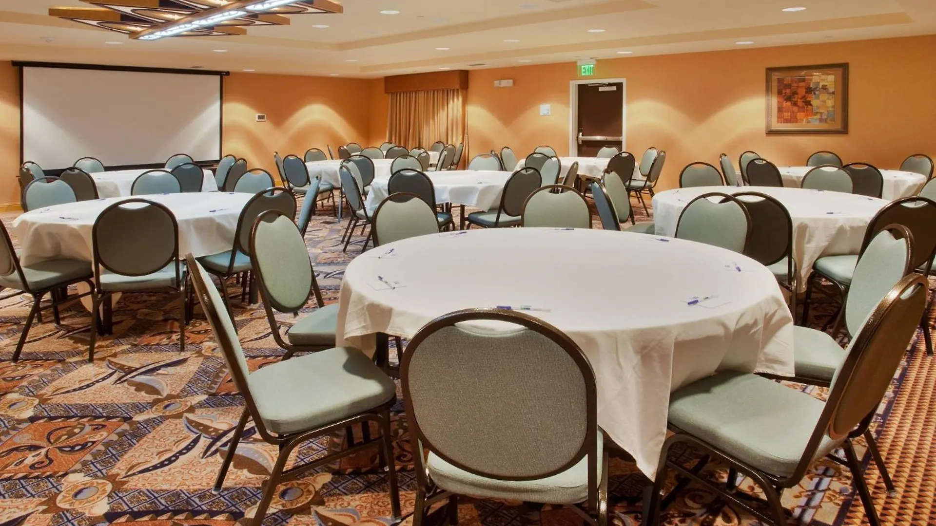 Holiday Inn Express & Suites Sacramento Ne Cal Expo By Ihg Hotel