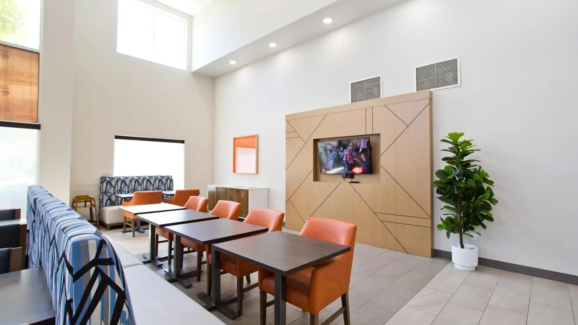 Holiday Inn Express & Suites Sacramento Ne Cal Expo By Ihg