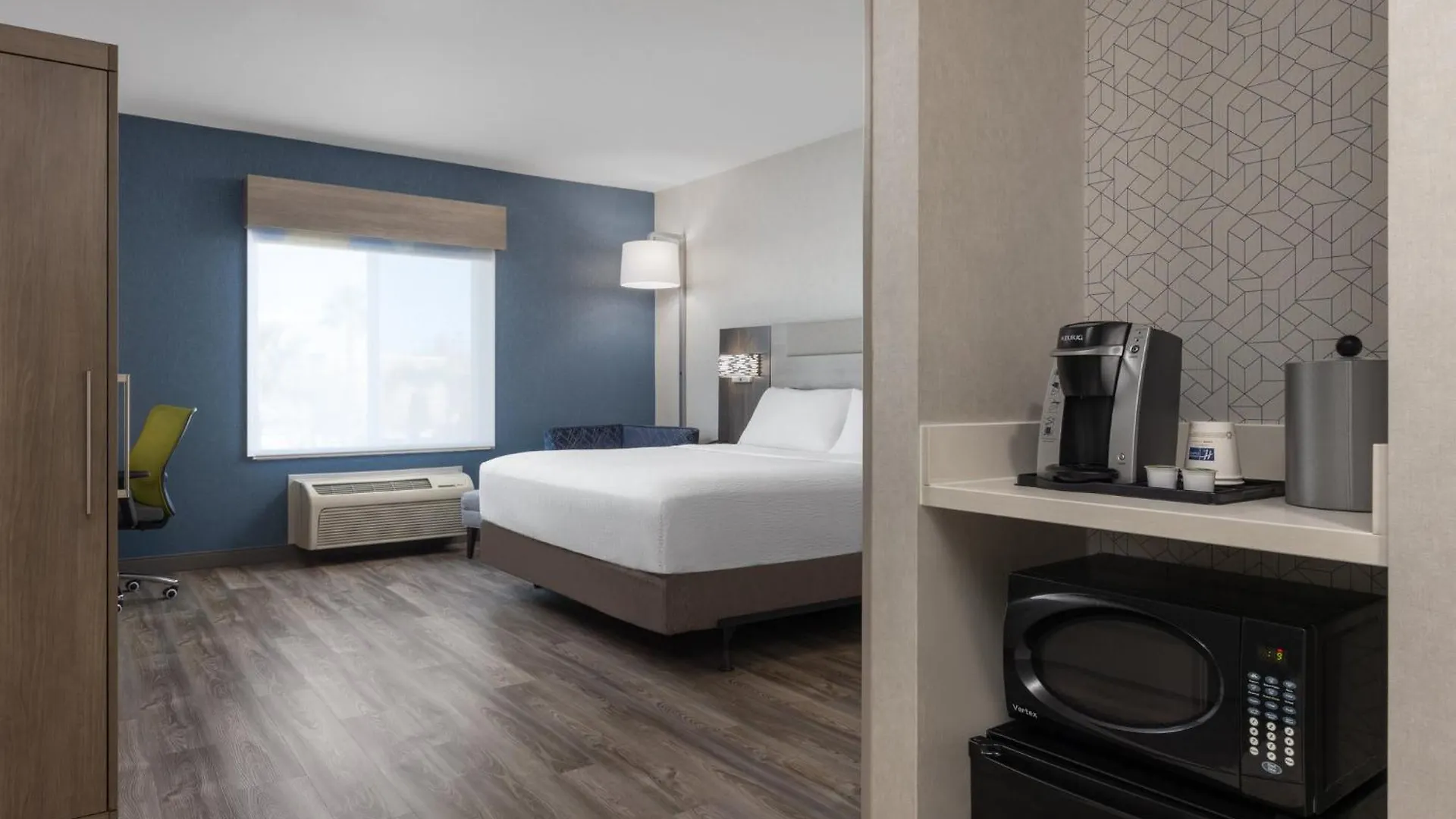Holiday Inn Express & Suites Sacramento Ne Cal Expo By Ihg Hotel