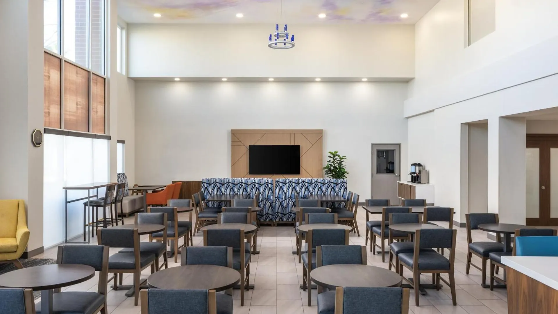 Holiday Inn Express & Suites Sacramento Ne Cal Expo By Ihg