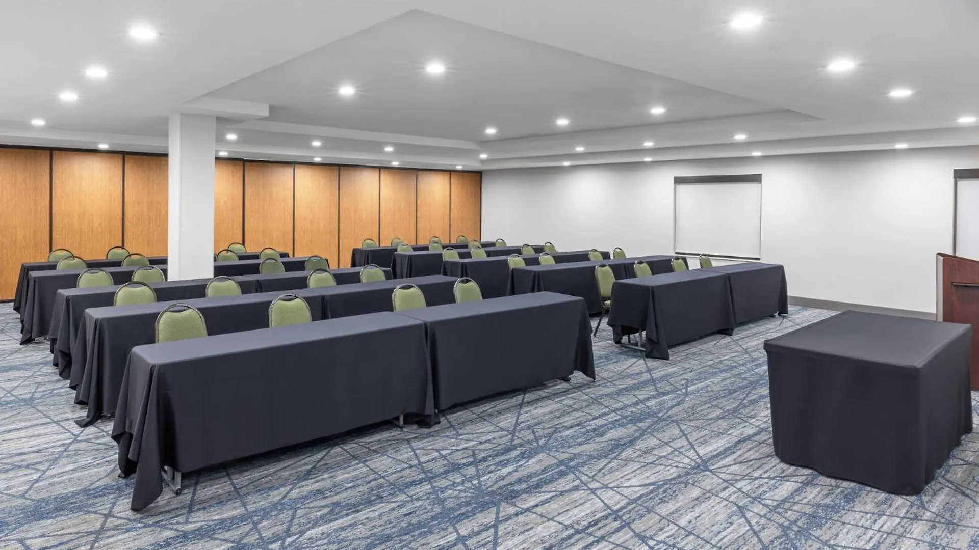 Hotel Holiday Inn Express & Suites Sacramento Ne Cal Expo By Ihg