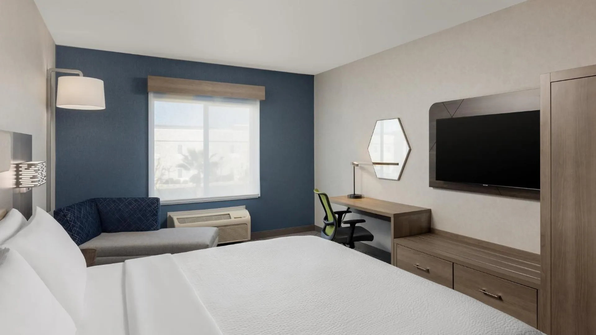 Holiday Inn Express & Suites Sacramento Ne Cal Expo By Ihg 3*,  United States